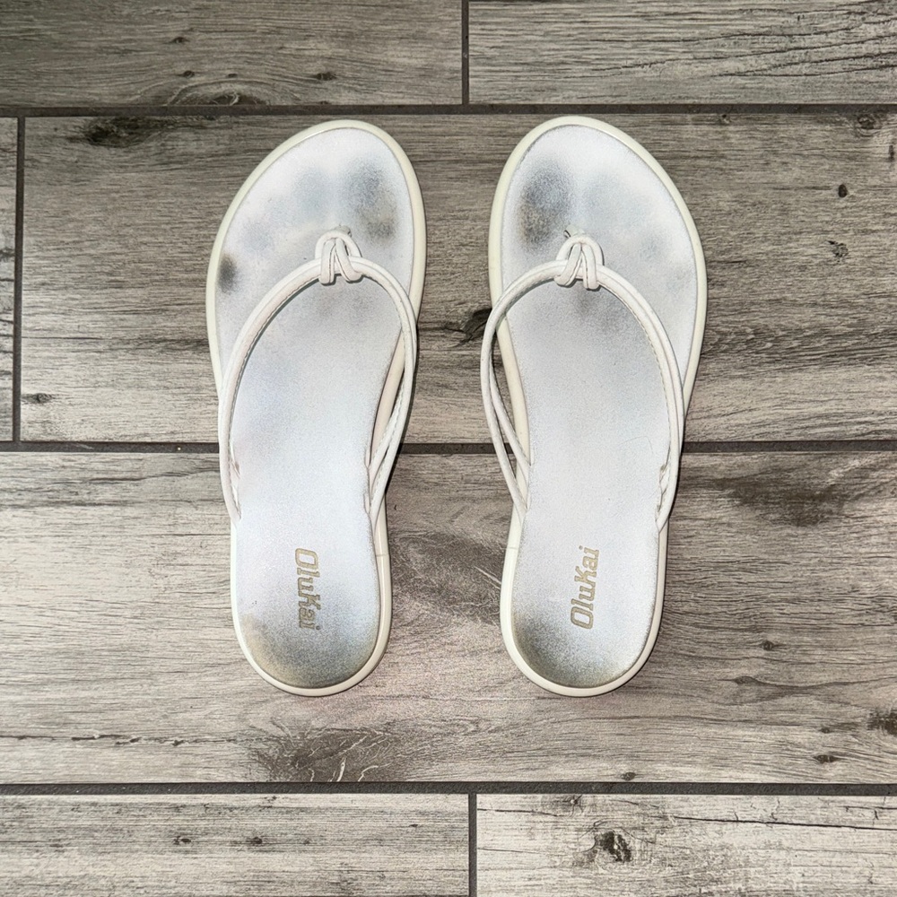 OluKai Women's Cream Sandals